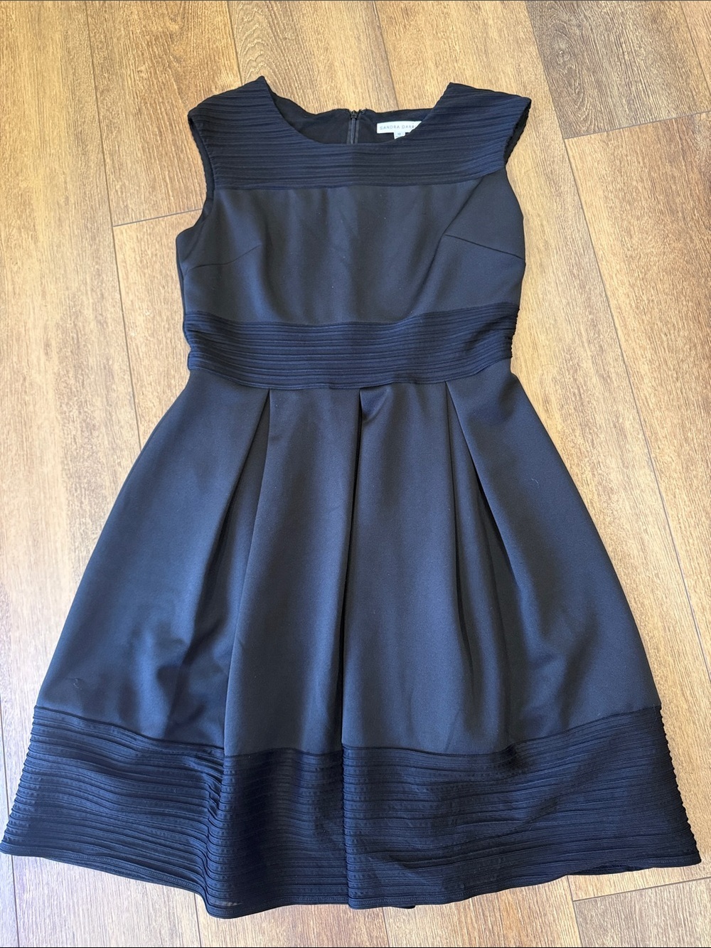 Sandra Darren Black Sleeveless Fit-and-Flare Mini Dress. Size 10